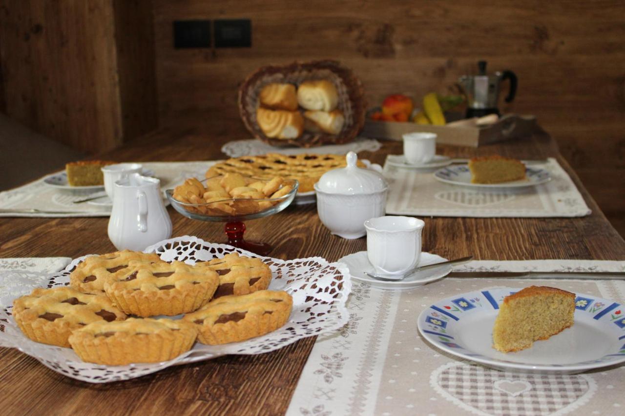 Durmi E Insumiasci Acomodação com café da manhã Forni Avoltri Exterior foto